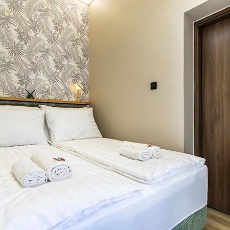 Oasis Apartment On The Broadway With Ac Budapeste Exterior foto