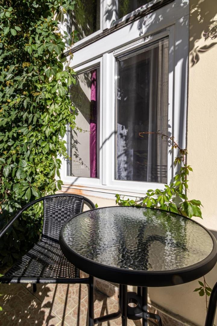 Oasis Apartment On The Broadway With Ac Budapeste Exterior foto