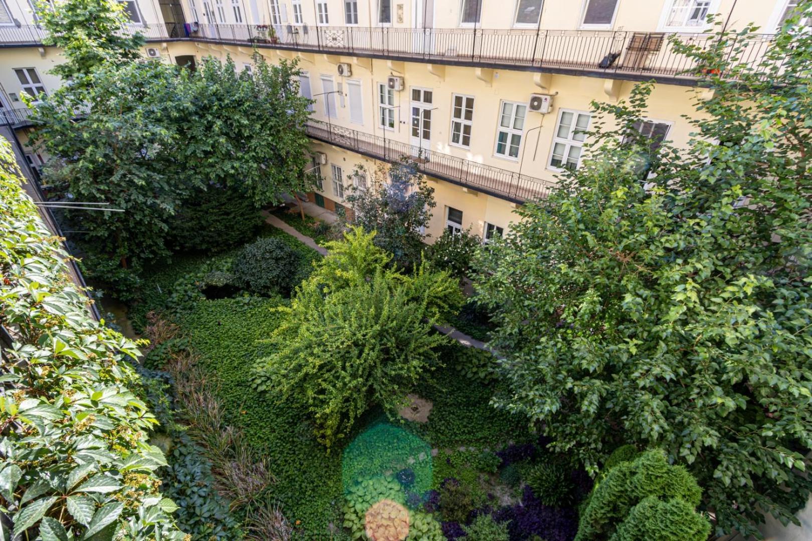 Oasis Apartment On The Broadway With Ac Budapeste Exterior foto